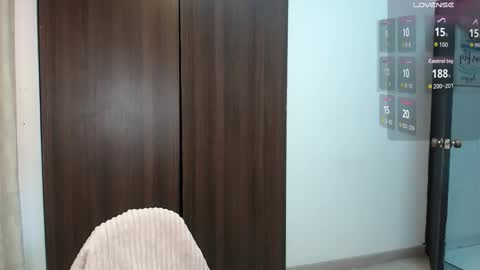 Snapshot of lanna_mills chatting on 12.15.25 Lanna online show from 12.15.25