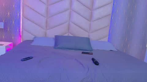 L A N N A ---- online show from 10.20.25