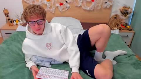 Fandi online show from 10.18.25