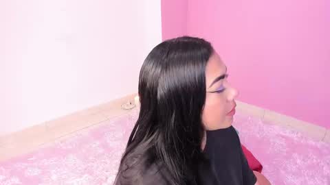 lapeligrosa_ online show from 01.20.25