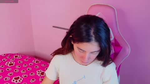 Snapshot of lara_aisha chatting on 04.22.26 LARA online show from 04.22.26