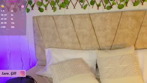 Lara Gill online show from 09.19.25