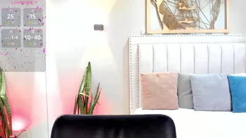      700  200   online show from 11.12.25