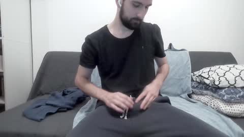 laraaan online show from 12.28.24