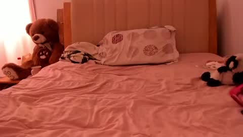 lara online show from 04.09.26