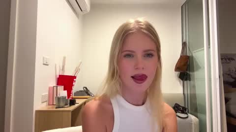 Stella online show from 02.06.26