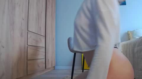 Snapshot of larakanes chatting on 09.11.25 LaraKanes online show from 09.11.25