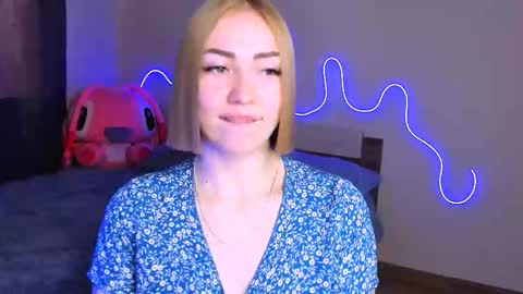 Snapshot of larakrein_lk chatting on 09.15.25 LaraKrein lk online show from 09.15.25