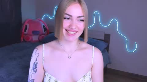 Snapshot of larakrein_lk chatting on 09.17.25 LaraKrein lk online show from 09.17.25