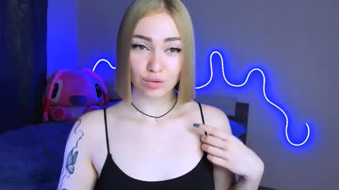 Snapshot of larakrein_lk chatting on 09.20.25 LaraKrein lk online show from 09.20.25