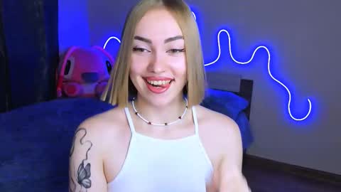 Snapshot of larakrein_lk chatting on 09.23.25 LaraKrein lk online show from 09.23.25