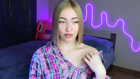 Snapshot of larakrein_lk chatting on 10.12.25 LaraKrein lk online show from 10.12.25