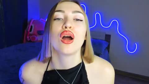 Snapshot of larakrein_lk chatting on 10.13.25 LaraKrein lk online show from 10.13.25