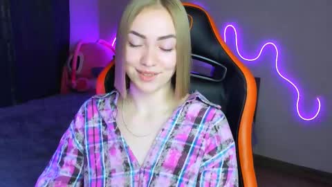 Snapshot of larakrein_lk chatting on 10.16.25 LaraKrein lk online show from 10.16.25