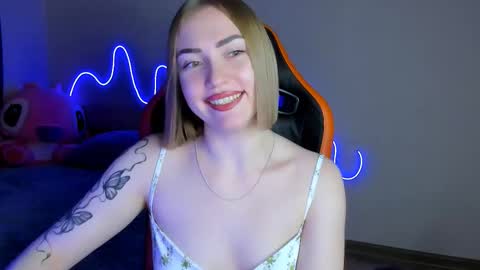 Snapshot of larakrein_lk chatting on 10.22.25 LaraKrein lk online show from 10.22.25