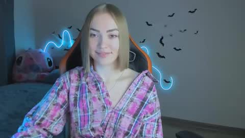 Snapshot of larakrein_lk chatting on 11.02.25 LaraKrein lk online show from 11.02.25