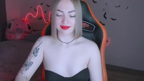 Snapshot of larakrein_lk chatting on 11.03.25 LaraKrein lk online show from 11.03.25