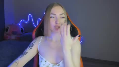 Snapshot of larakrein_lk chatting on 11.06.25 LaraKrein lk online show from 11.06.25