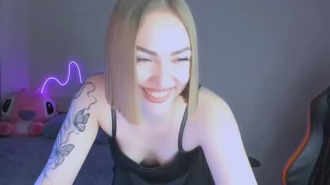 Snapshot of larakrein_lk chatting on 11.23.25 LaraKrein lk online show from 11.23.25