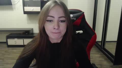 Laralianna online show from 01.05.25