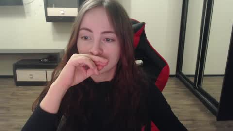 Laralianna online show from 02.05.25