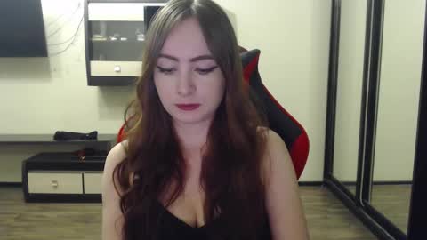 Laralianna online show from 02.17.25