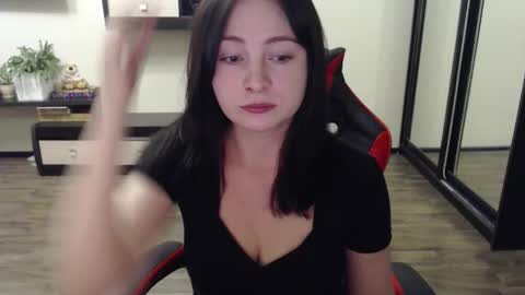 Laralianna online show from 10.02.25