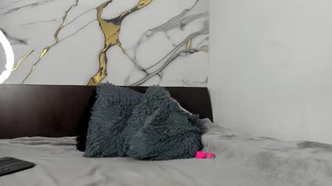 laralmanza online show from 04.19.26