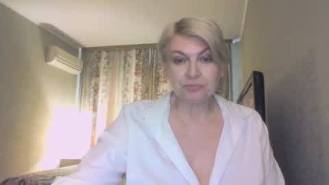 Snapshot of laramrs chatting on 04.25.26 laramrs online show from 04.25.26