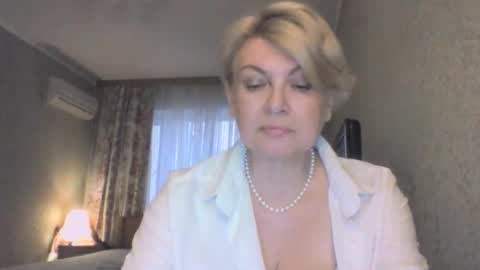 Snapshot of laramrs chatting on 04.27.26 laramrs online show from 04.27.26