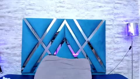 Lara Murphy online show from 02.25.25