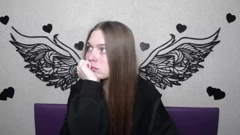 LaraPika online show from 02.08.26