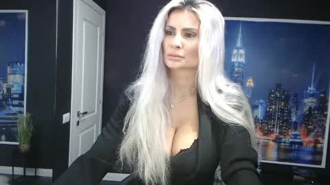 laras_moans online show from 12.05.24