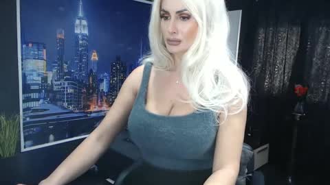 laras_moans online show from 01.27.25