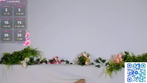 Snapshot of large_ocean chatting on 10.09.25 Rose online show from 10.09.25