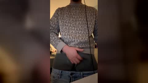 Snapshot of largedick1331 chatting on 12.19.25 largedick1331 online show from 12.19.25