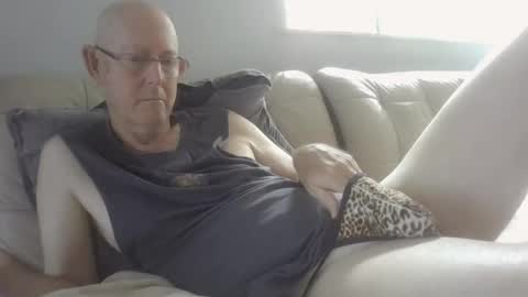 largerthan-   say hi on entry online show from 02.15.26