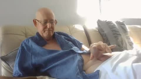 Snapshot of largerthan chatting on 03.28.26 largerthan- say hi on entry online show from 03.28.26