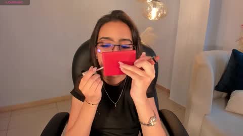 Larisa Smirnov online show from 11.05.25