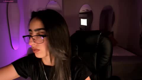 Larisa Smirnov online show from 11.30.25