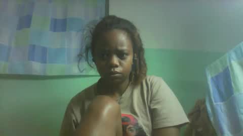 larissa645771 online show from 10.28.25