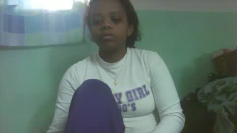 larissa645771 online show from 11.21.25