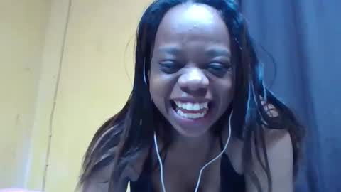 Snapshot of larissa645771 chatting on 04.18.26 larissa645771 online show from 04.18.26