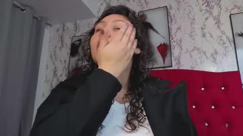 Snapshot of larissa_antonella chatting on 11.24.25 larissa_antonella online show from 11.24.25