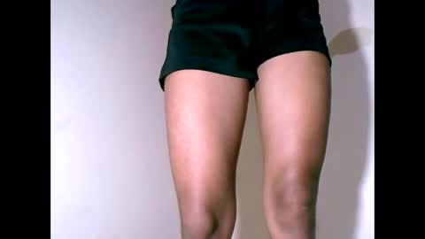 Snapshot of larra27 chatting on 09.13.25 Malala online show from 09.13.25