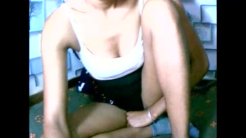 Snapshot of larra27 chatting on 12.14.25 Malala online show from 12.14.25