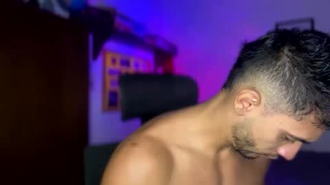 Snapshot of larry_jones chatting on 01.28.25 andrew online show from 01.28.25