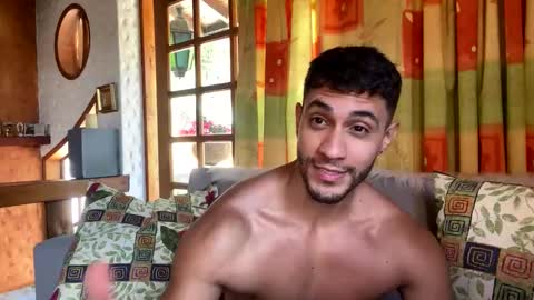 Snapshot of larry_jones chatting on 01.30.25 andrew online show from 01.30.25