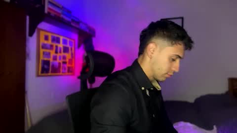 Snapshot of larry_jones chatting on 02.14.25 andrew online show from 02.14.25