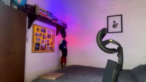 Snapshot of larry_jones chatting on 03.05.25 andrew online show from 03.05.25